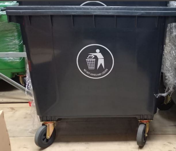 DEPOSITO BASURERO GIGANTE NEGRO DE 1100 LTS (290 GL)