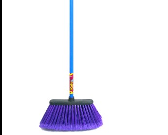 ESCOBA PLASTICA MORADO